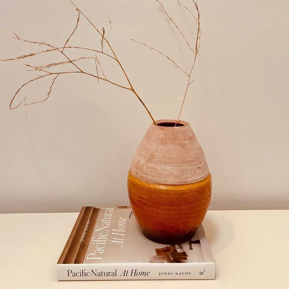 MID-CENTURY‎ STYLE HANDMADE VINTAGE STUDIO POTTERY VASE ORANGE/WHITE MCM BOHO